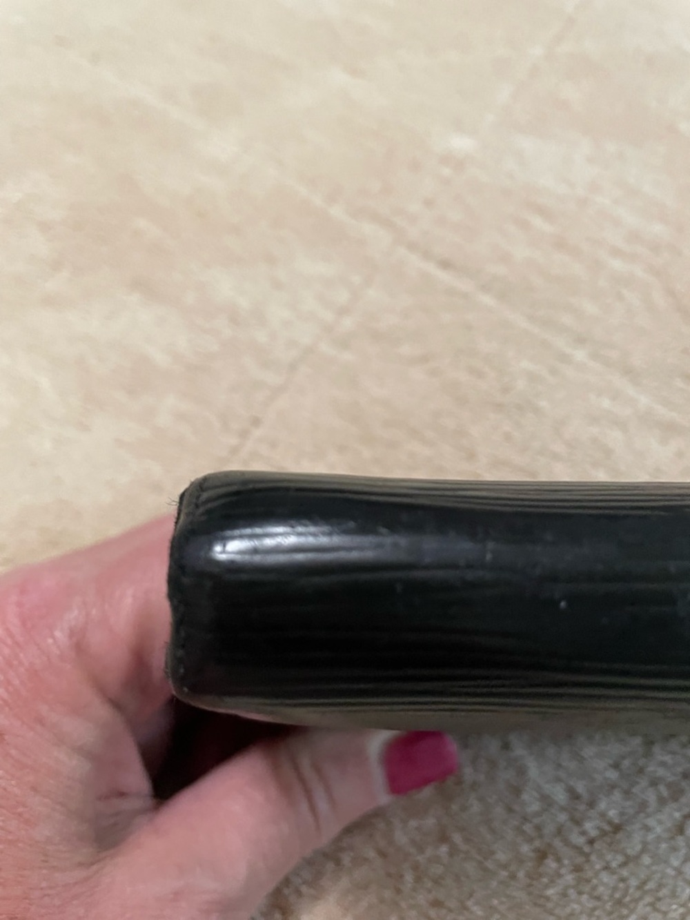 Louis Vuitton Black Epi Zippy Wallet - Picture 7 of 8